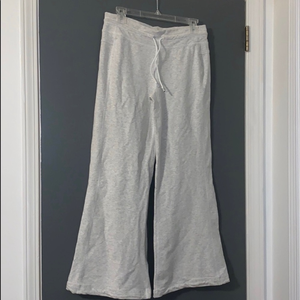 Lululemon sweatpants size 8